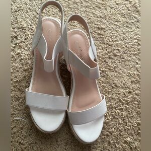 Vepose White Sandals with Adjustable Ankle Strap